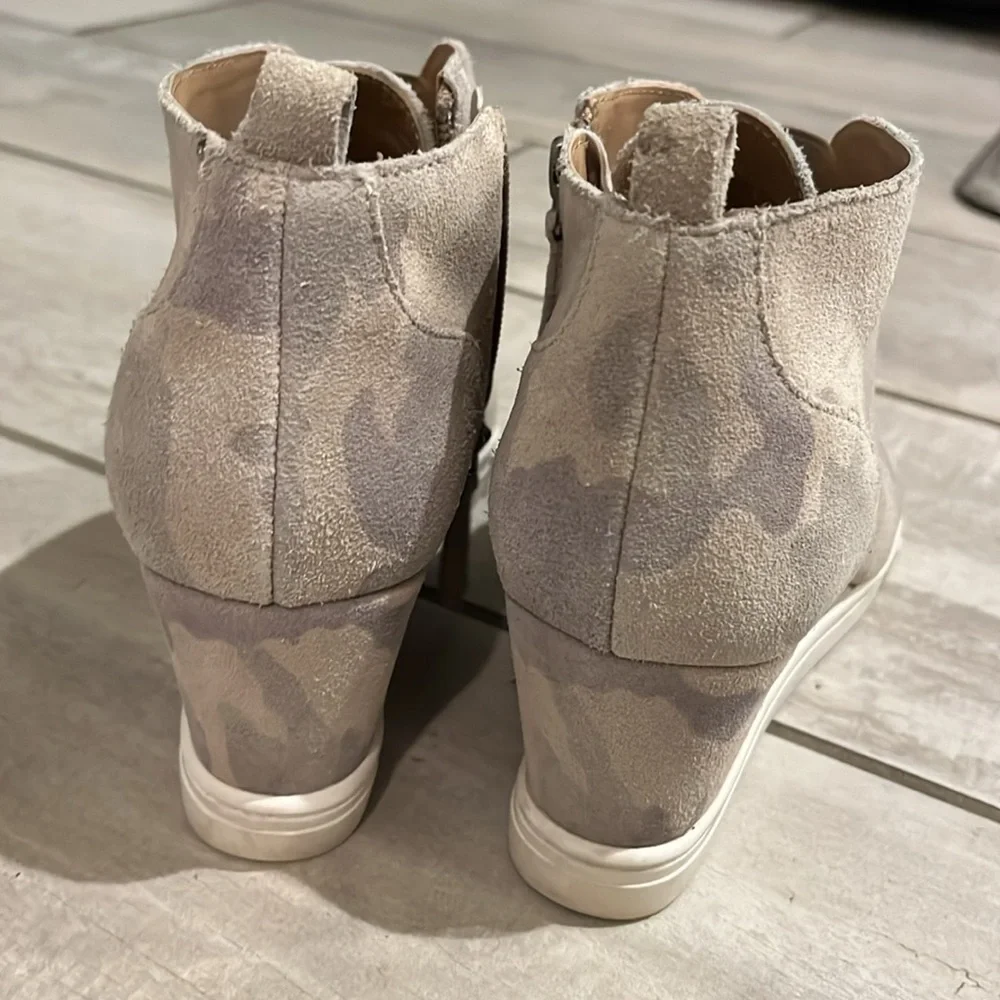 Linea Paolo Felicia Wedge